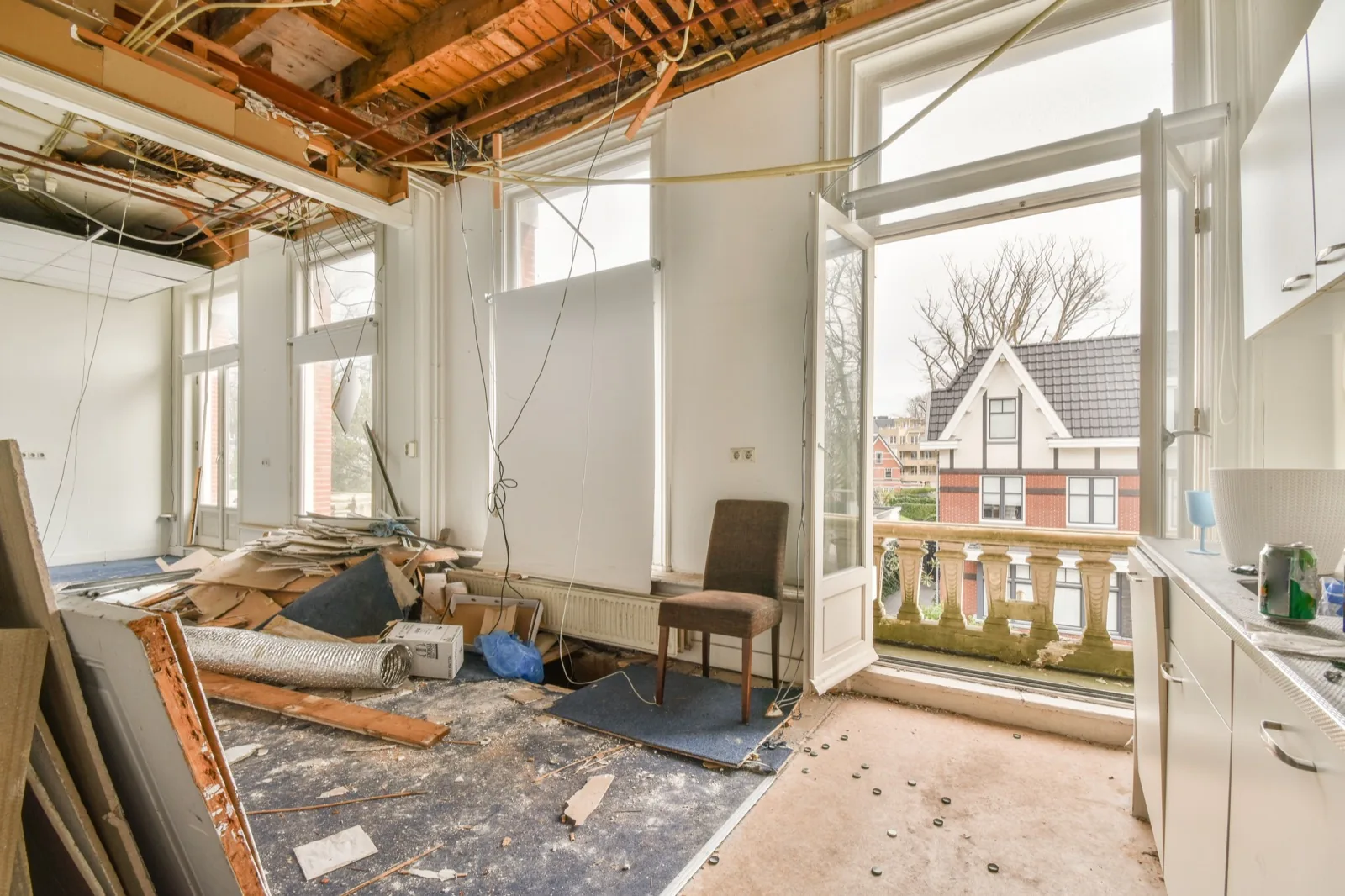 Arnaques aux travaux : les reconnaître, les éviter, et que faire si c'est arrivé – guide travaux Compagnons Pro®